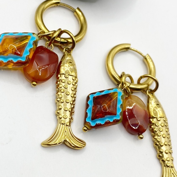 NEW Gold Fish Charm Hoop Earrings - Picture 2 of 7